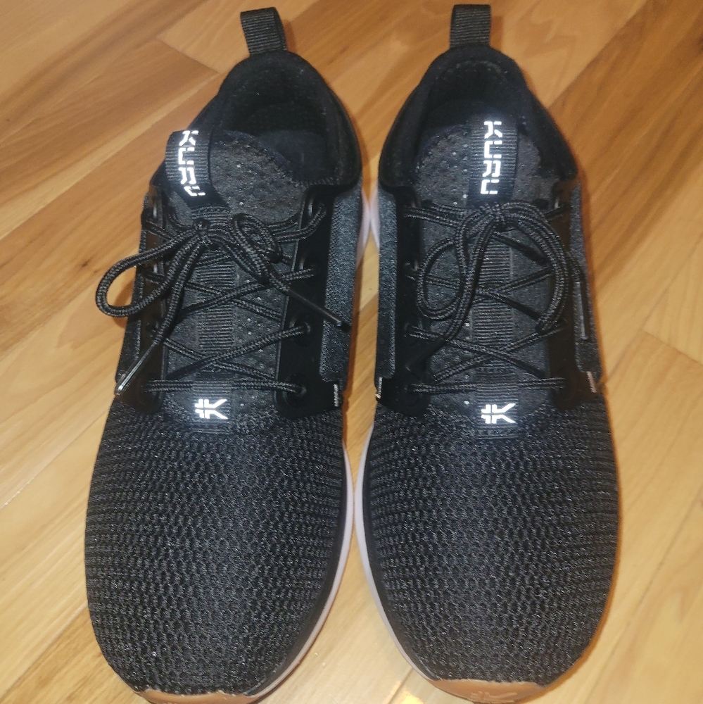 Kuru Atom Sneakers